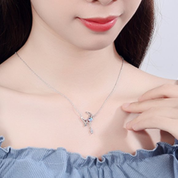 NEW 925 Sterling Silver Diamond Moon Necklace F - Picture 4 of 7